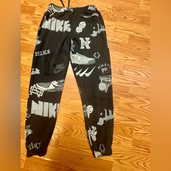 Nike Sportswear Club Fleece Men's Printed Joggers- Medium - EUC - Picture 4 of 11